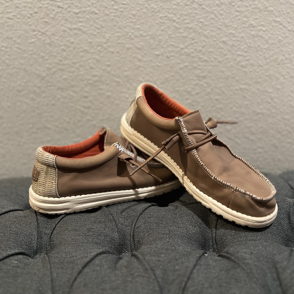 Light brown leather Hey Dudes. Men’s 7.